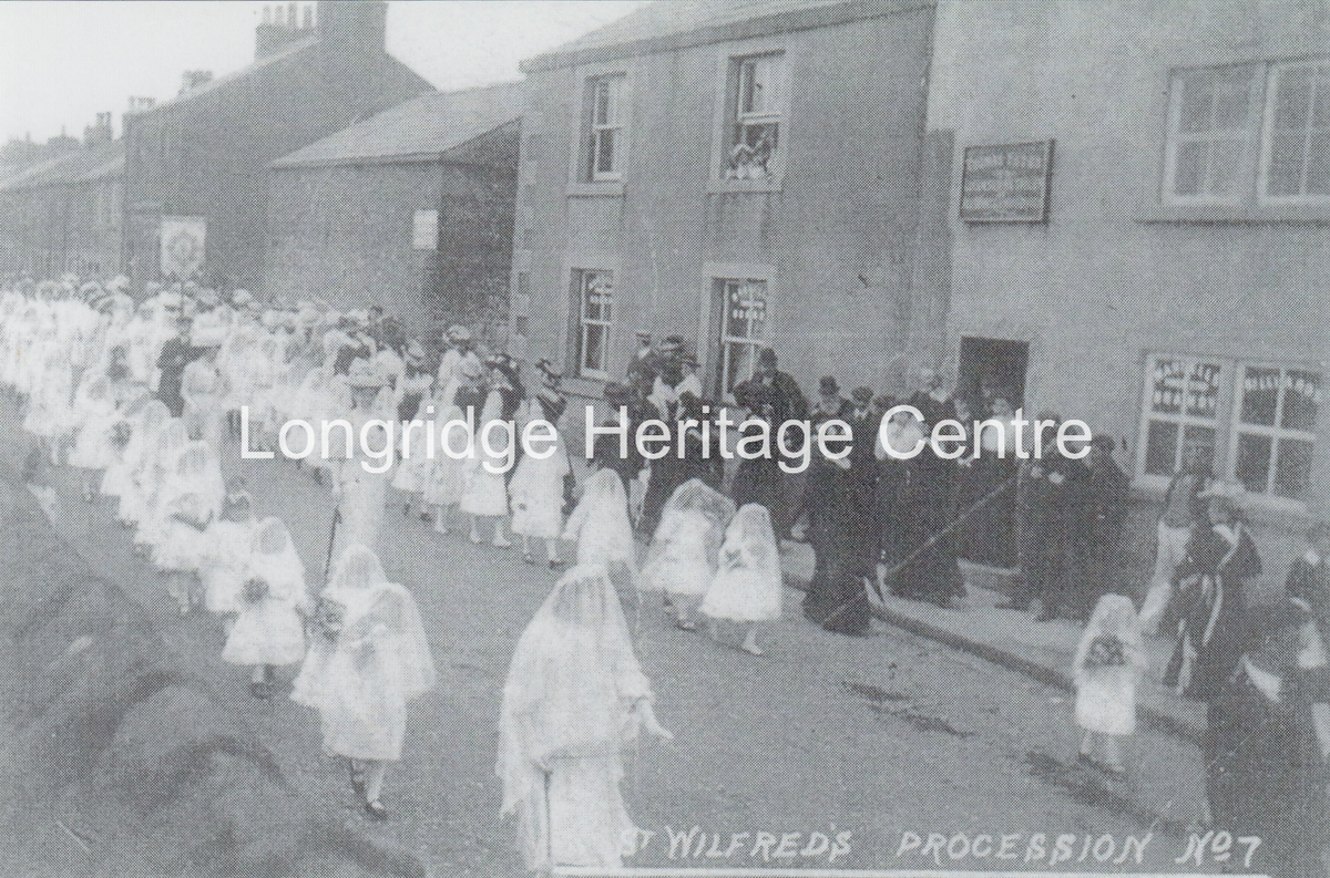 309A - High Street (Higher Road) - Church procession  - Unknown